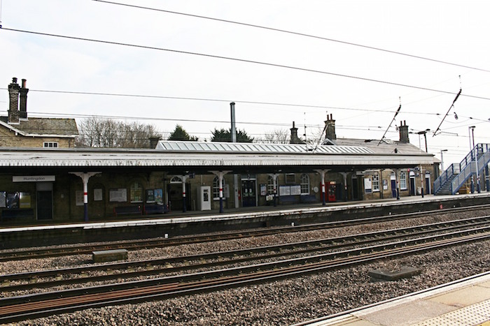 picture of huntingdon train station and railway line
